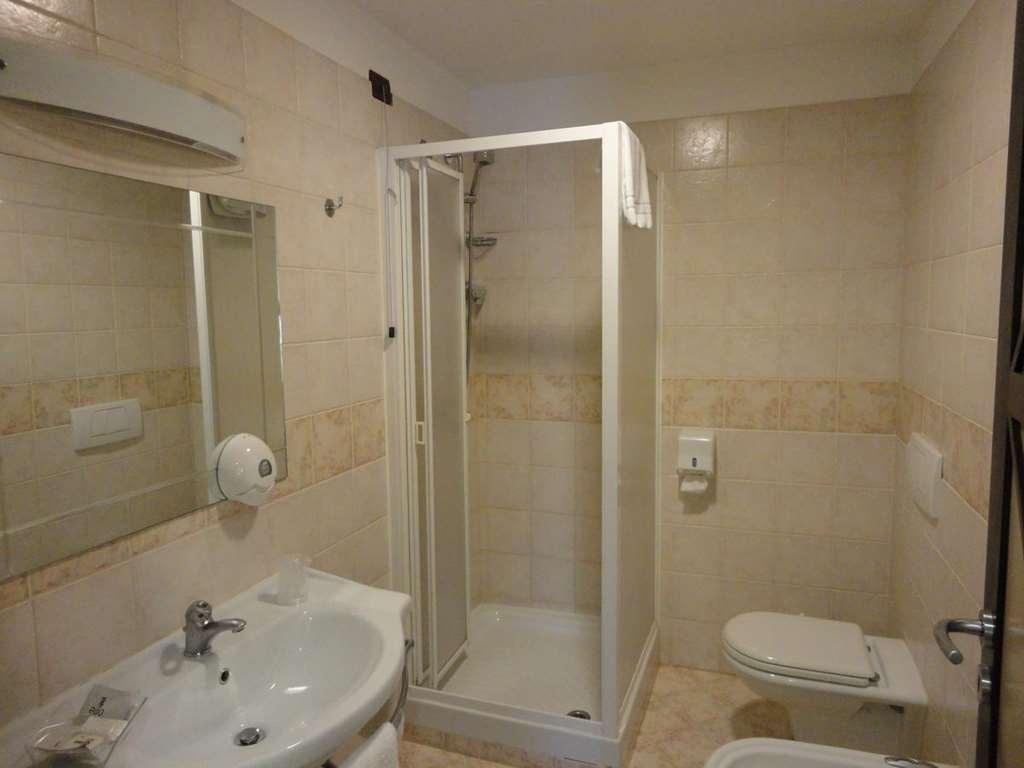 Hotel Vazzana Volpiano Habitación foto