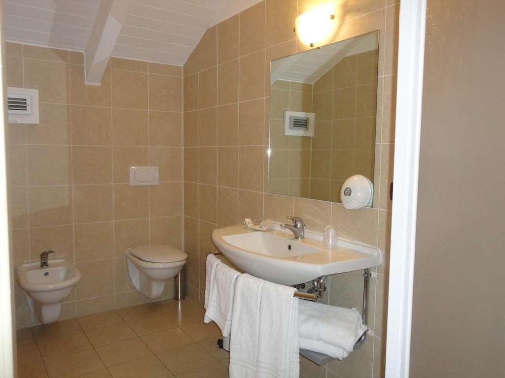Hotel Vazzana Volpiano Habitación foto