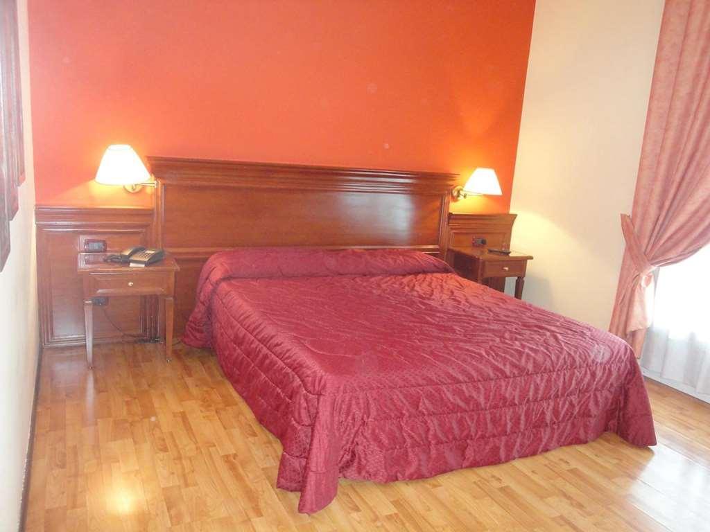 Hotel Vazzana Volpiano Habitación foto